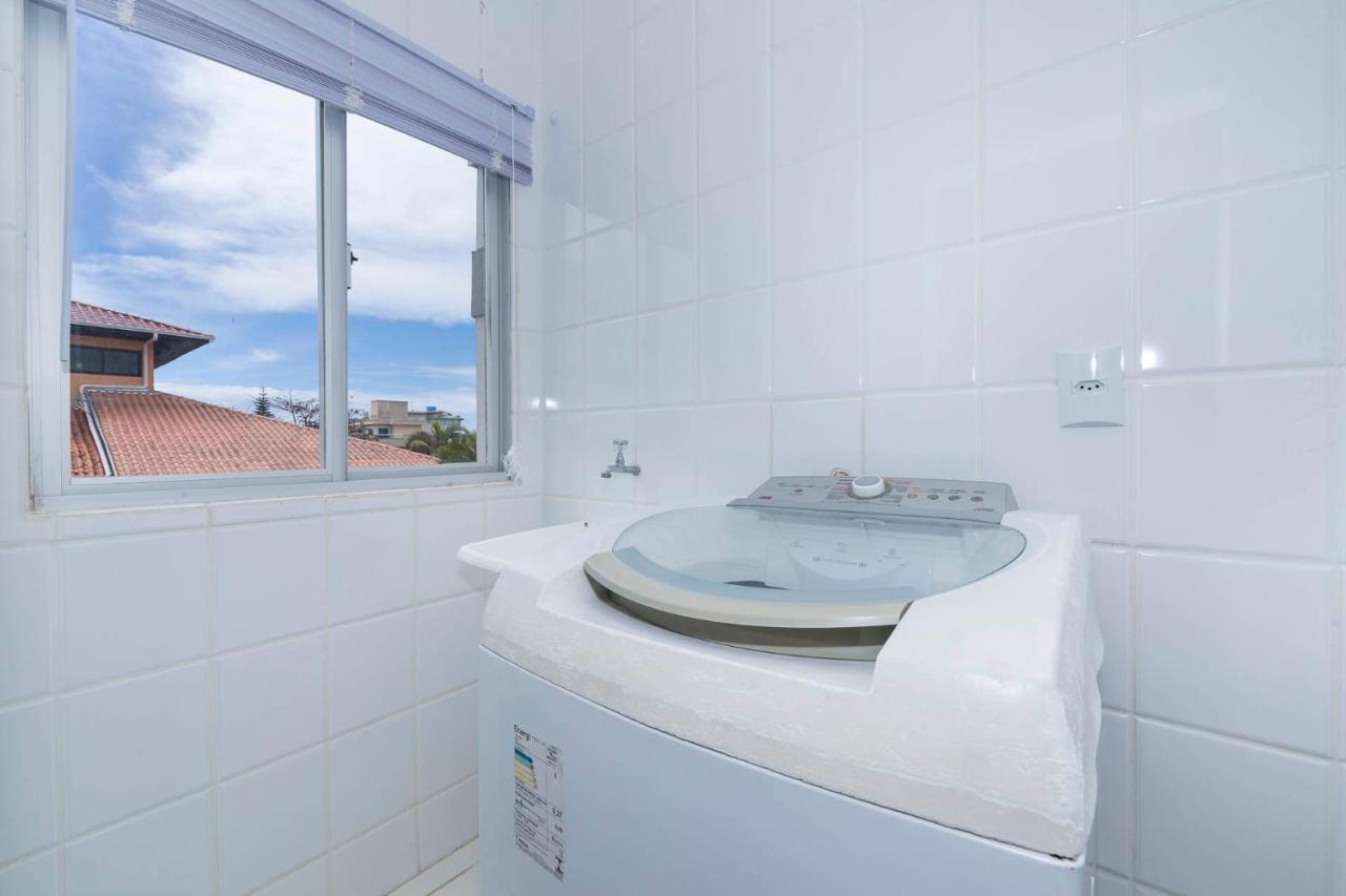 Apartamento Com Vista Mar A 30 Metros Da Praia บอมบินญัส ภายนอก รูปภาพ