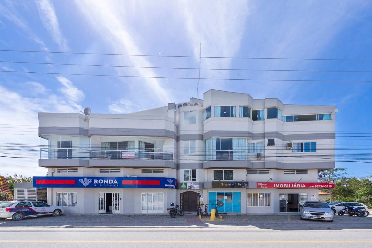 Apartamento Com Vista Mar A 30 Metros Da Praia บอมบินญัส ภายนอก รูปภาพ