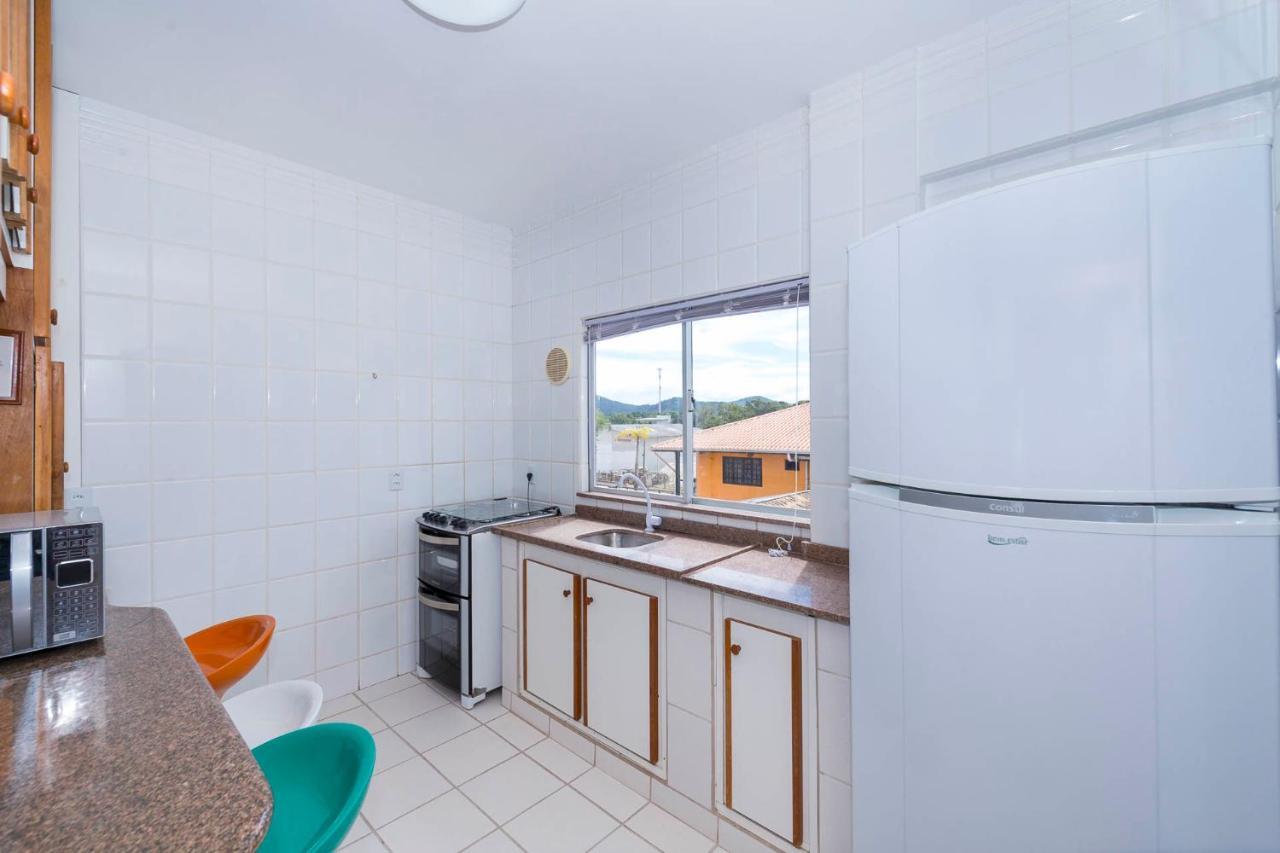 Apartamento Com Vista Mar A 30 Metros Da Praia บอมบินญัส ภายนอก รูปภาพ