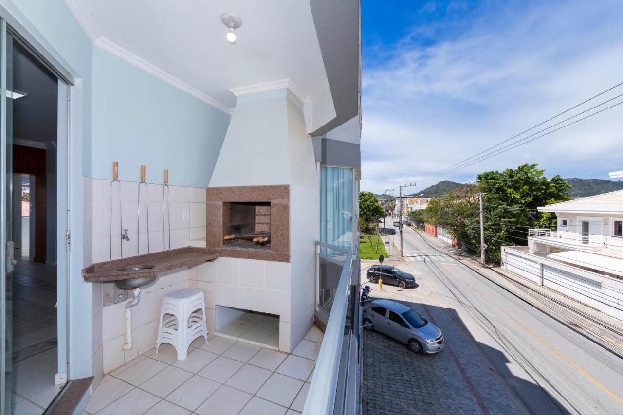 Apartamento Com Vista Mar A 30 Metros Da Praia บอมบินญัส ภายนอก รูปภาพ